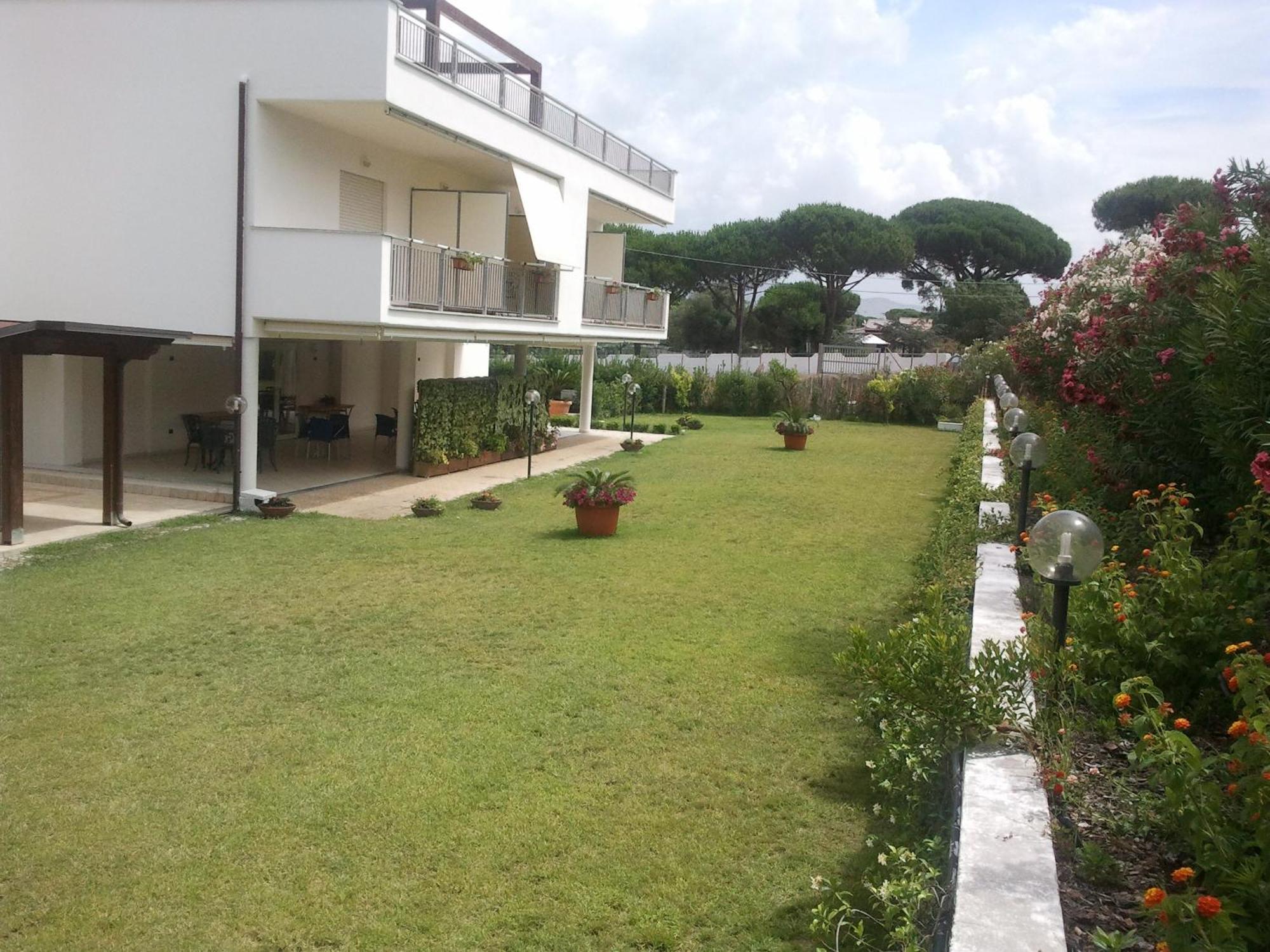 Telma Hotel Terracina Buitenkant foto