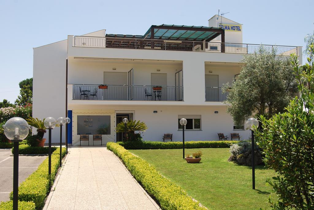 Telma Hotel Terracina Buitenkant foto