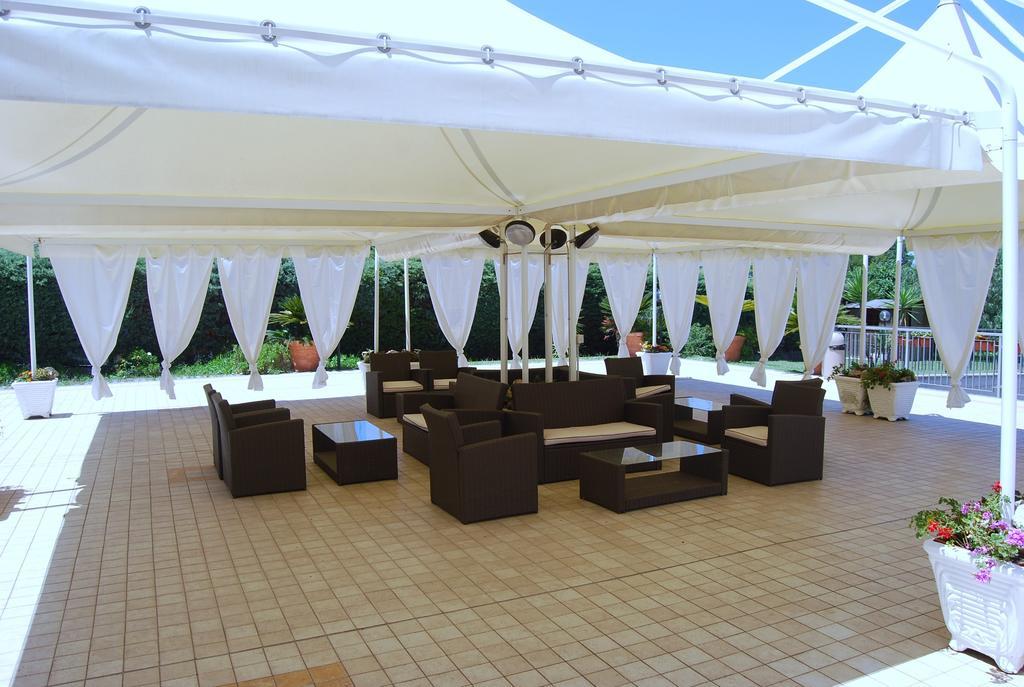 Telma Hotel Terracina Buitenkant foto